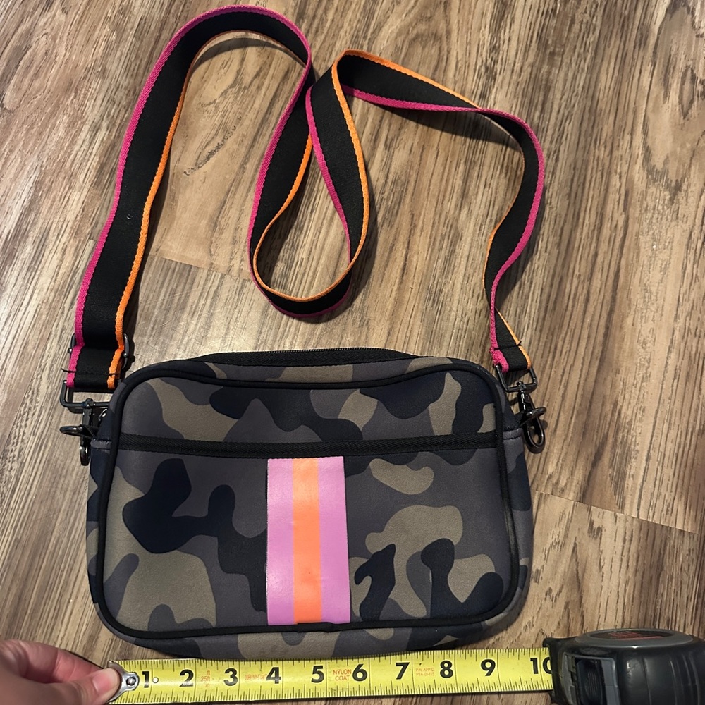 Neoprene crossbody purse with canvas strap